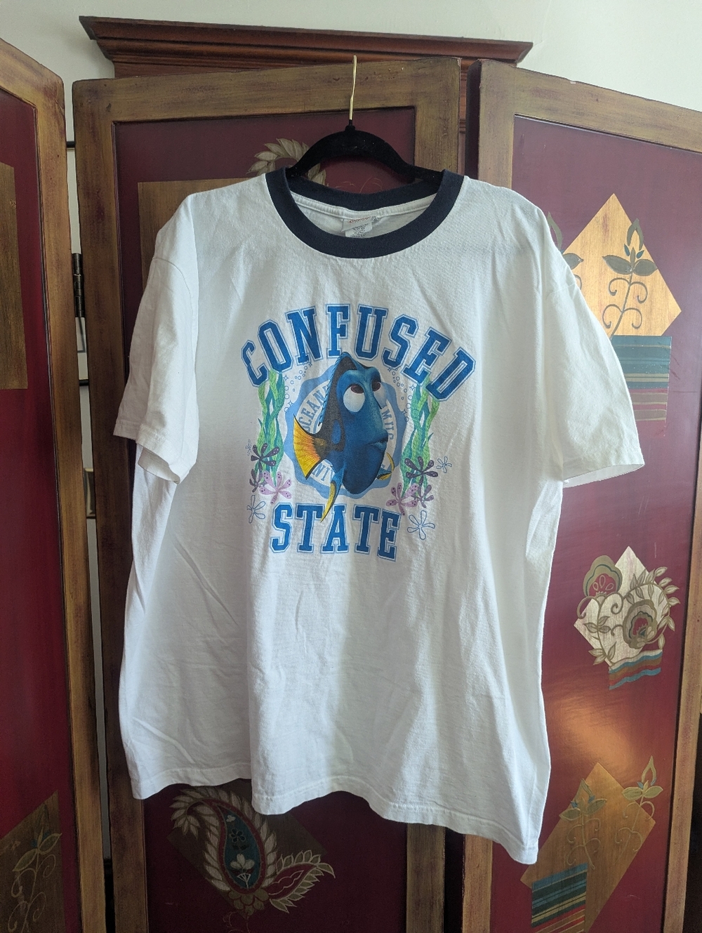 Vintage Disney Y2K XL Finding Nemo Bruce Disney Store Movie Promo T-Shirt